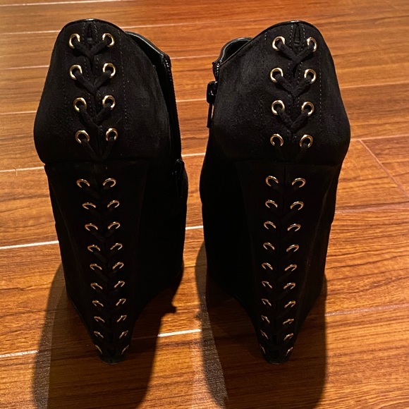 Shoeing suede platform booties - Picture 2 of 5